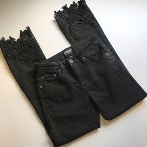 HOST PICK 🔥 NWOT Lace bottom crop jeans 26